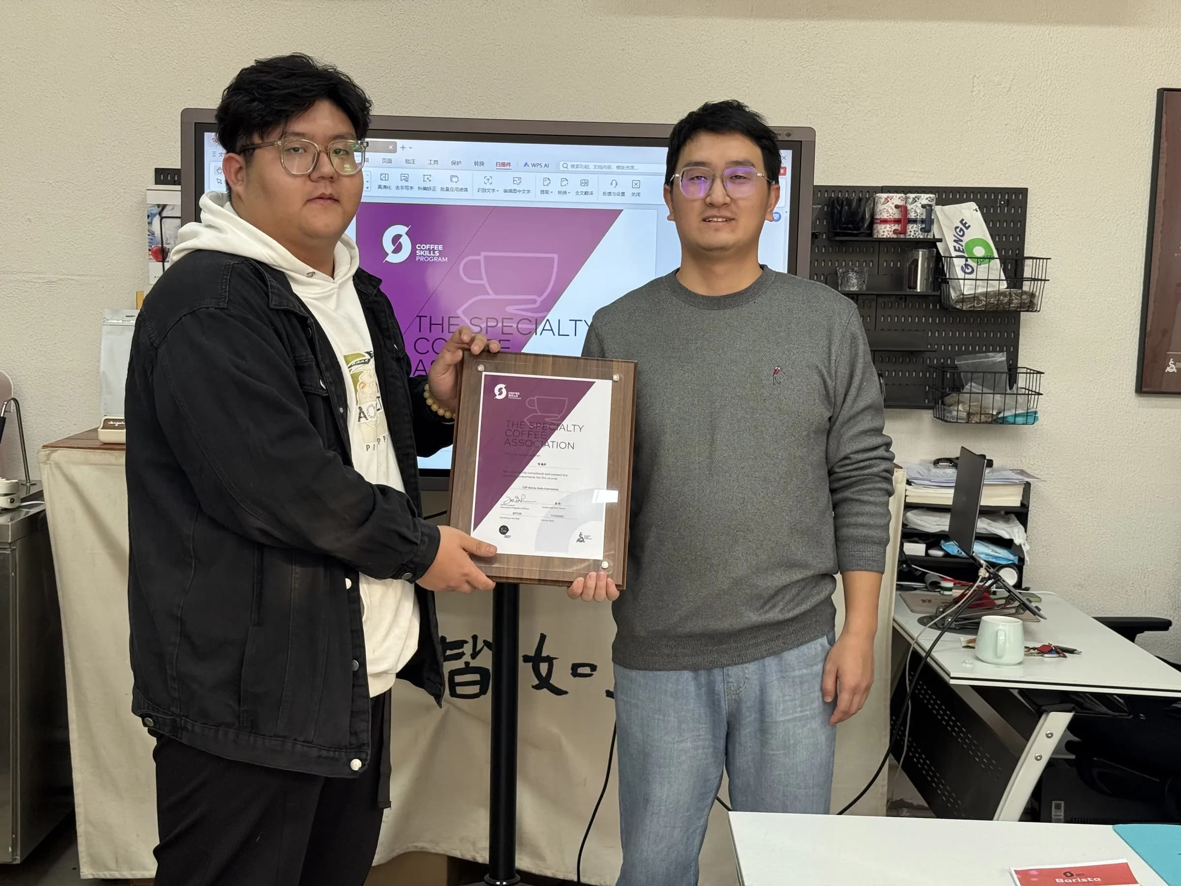 光明行门店学员梅鑫源完成课程并获得中级证书