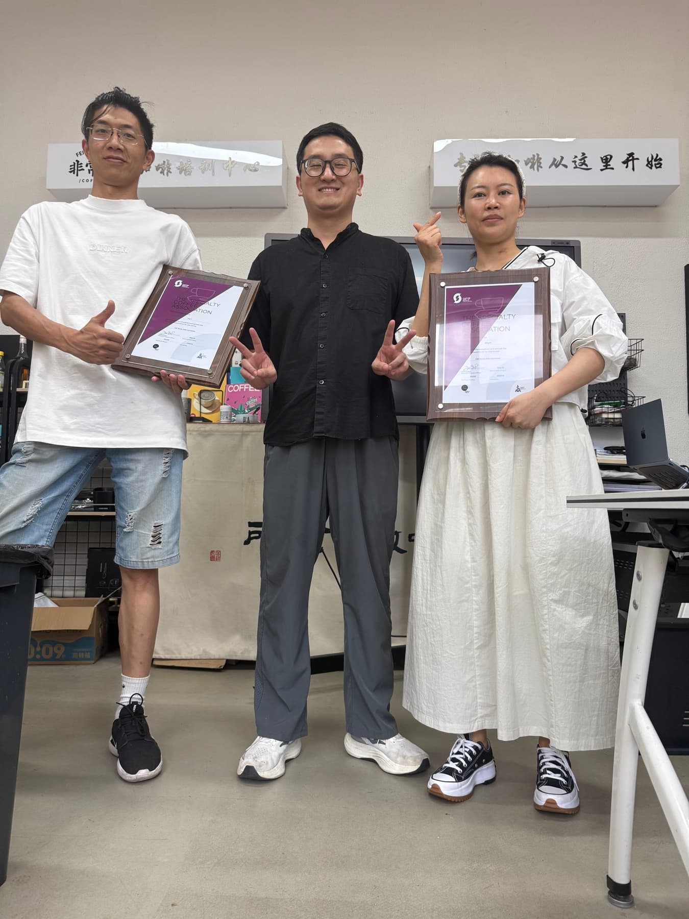 非常咖历届学员结课与证书合影