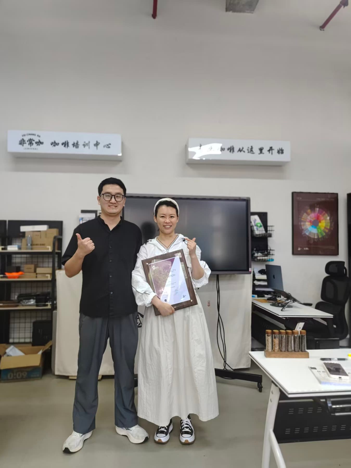 非常咖历届学员结课与证书合影