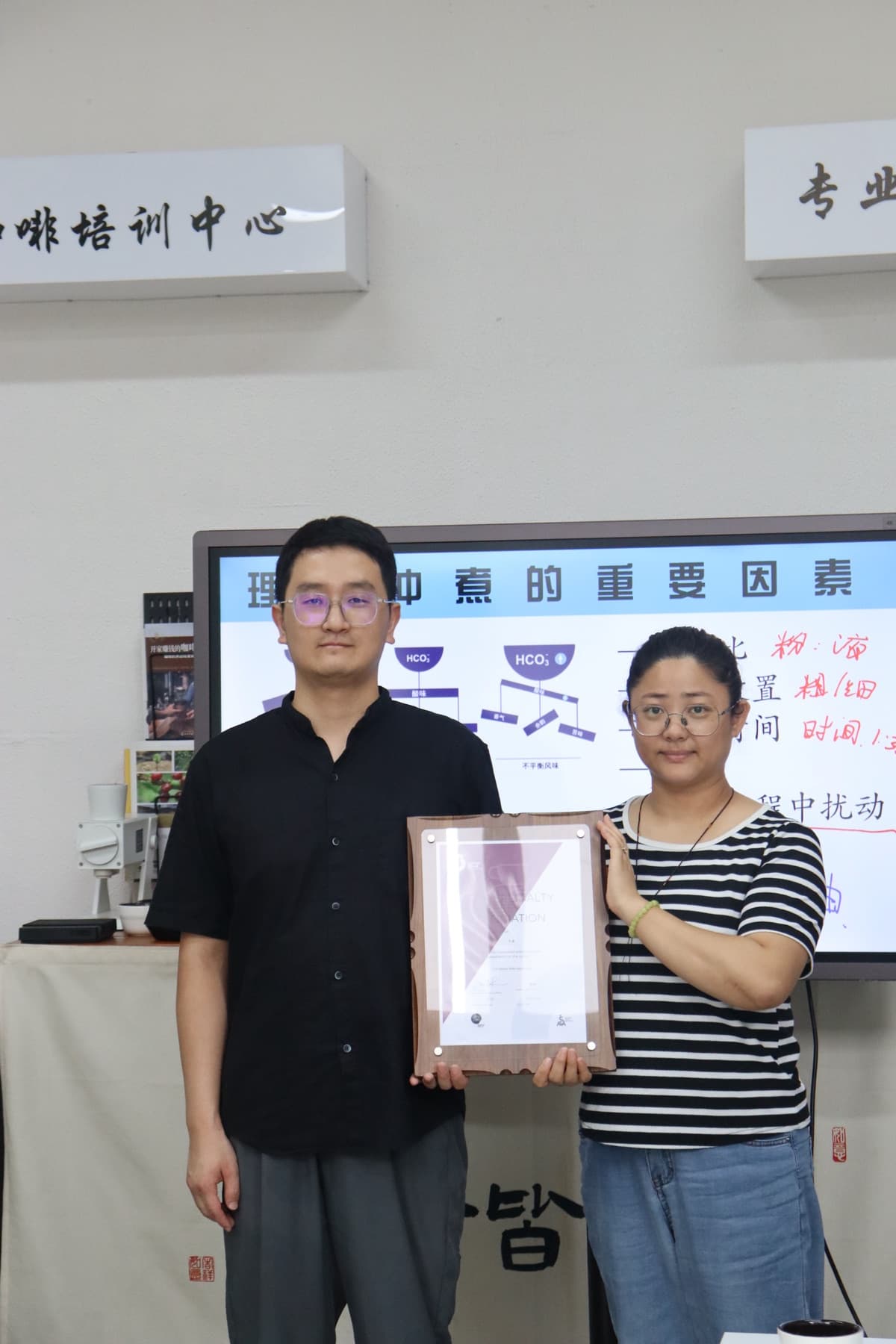 非常咖历届学员结课与证书合影