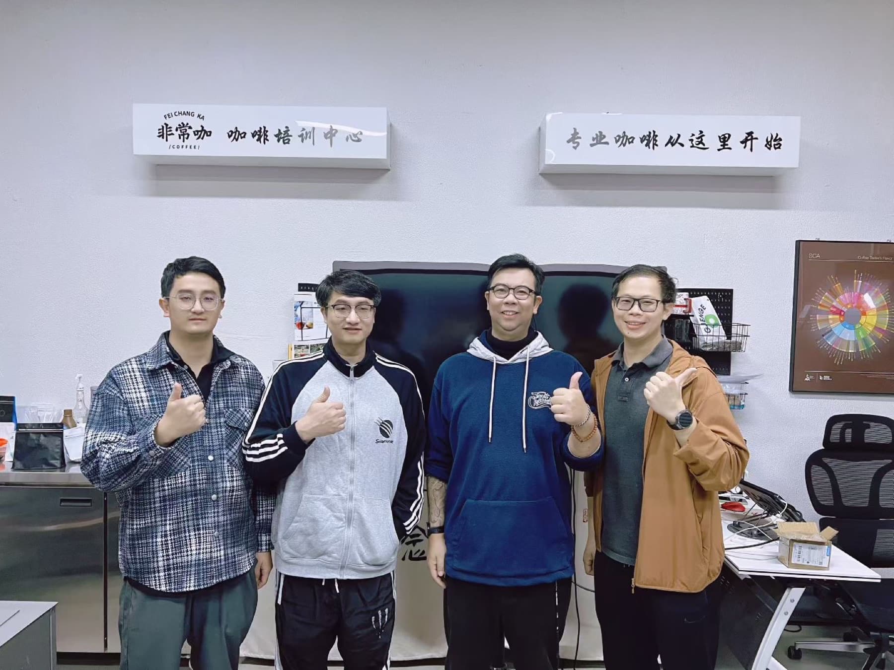 非常咖历届学员结课与证书合影