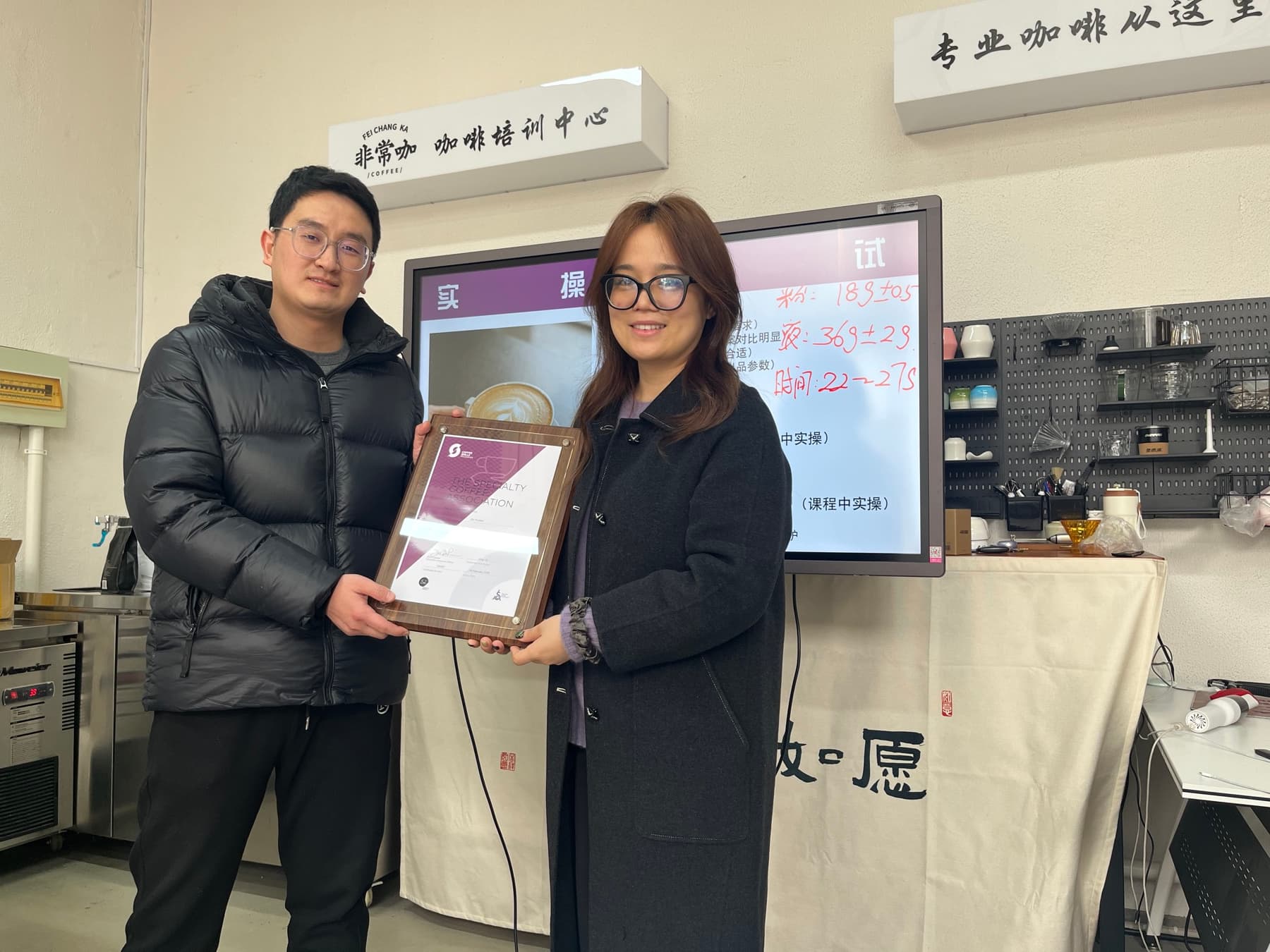 非常咖历届学员结课与证书合影