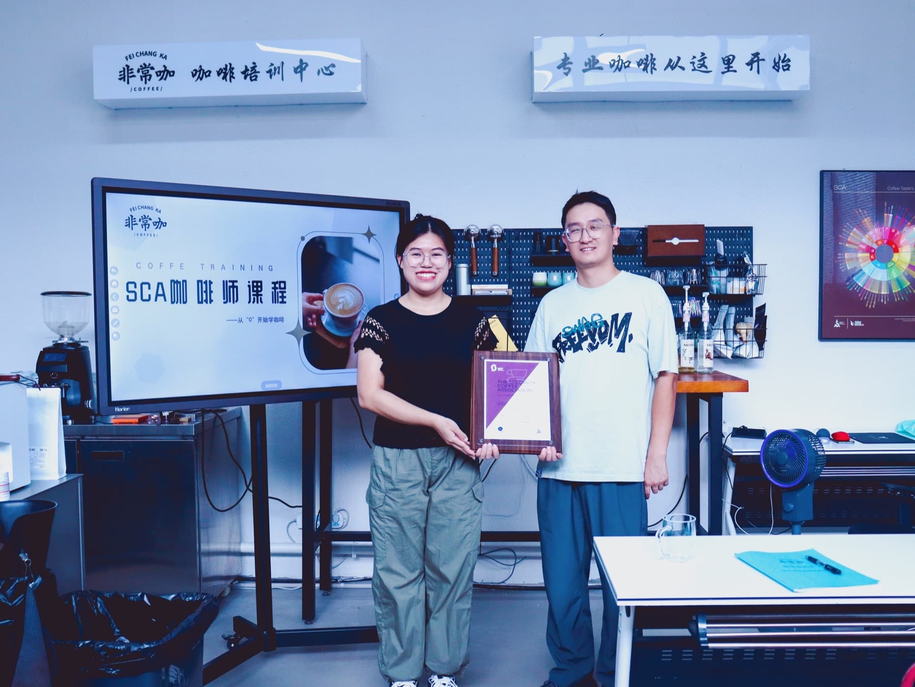 非常咖历届学员结课与证书合影
